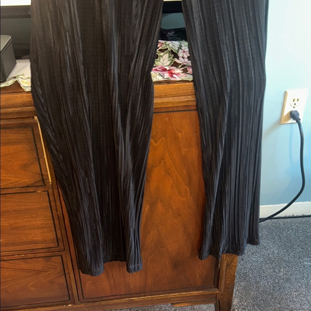 Brand new w/tags - JM Collection Black Pleated pleated dress pants. Size XXL - Picture 3 of 6